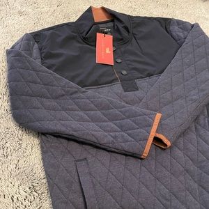 New, navy Southern Marsh boys pull over.